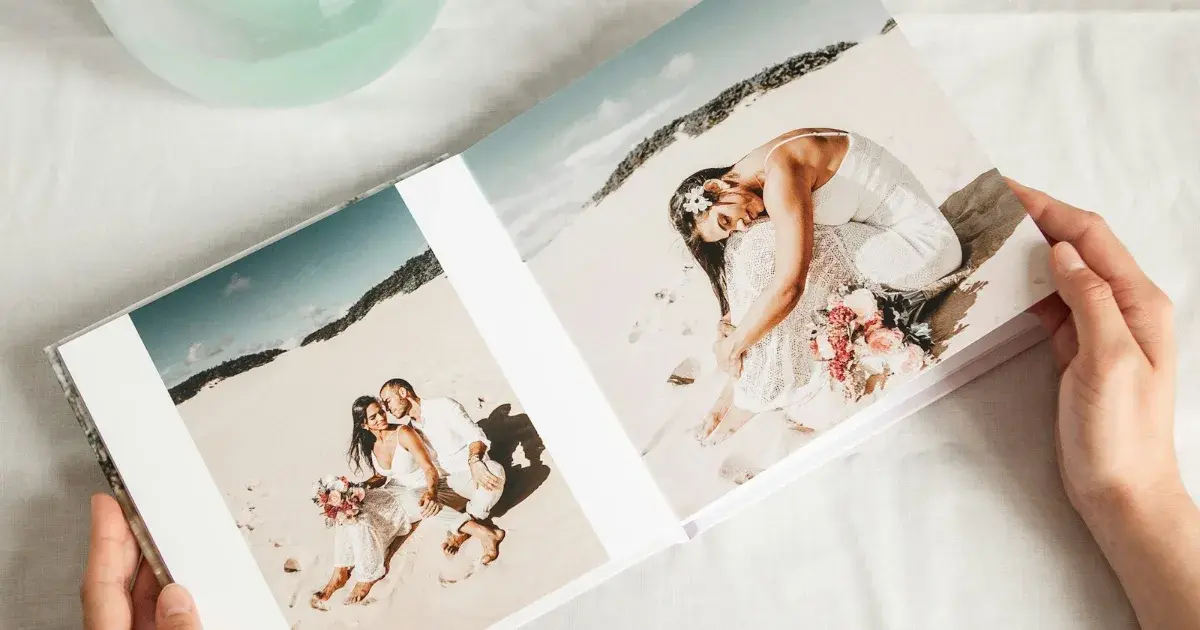 Pembuatan Desain dan Cetak Buku Foto