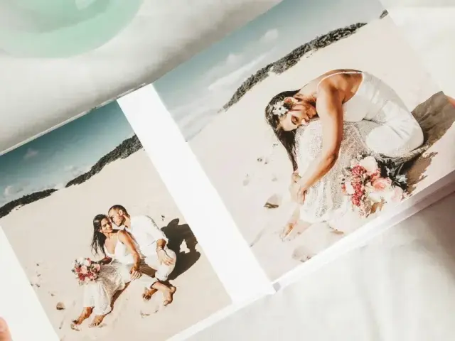Pembuatan Desain dan Cetak Buku Foto